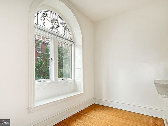 3rd image of 1530-32 Spruce St #221