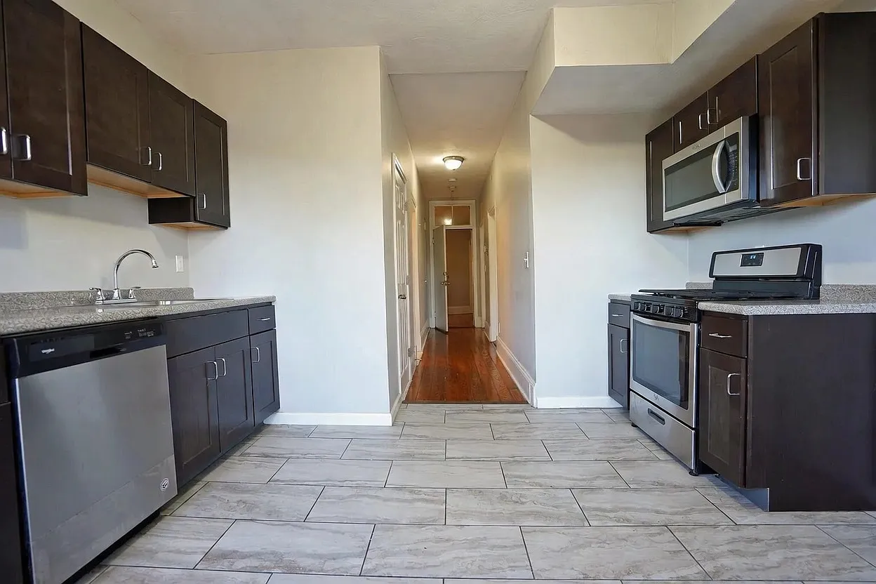 107 Sydney Street Apartments — Photo 1