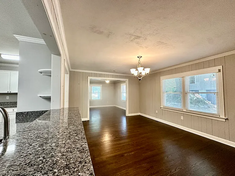 710 Neil St — Photo 8