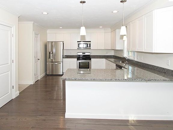 3rd image of 71 Saw Mill Ln #71