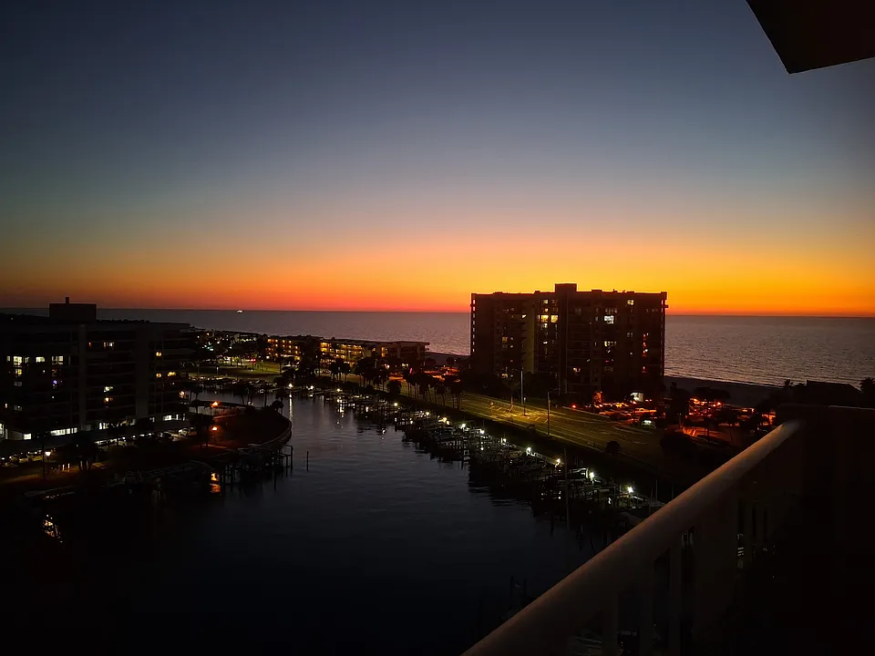 1621 Gulf Blvd #1105