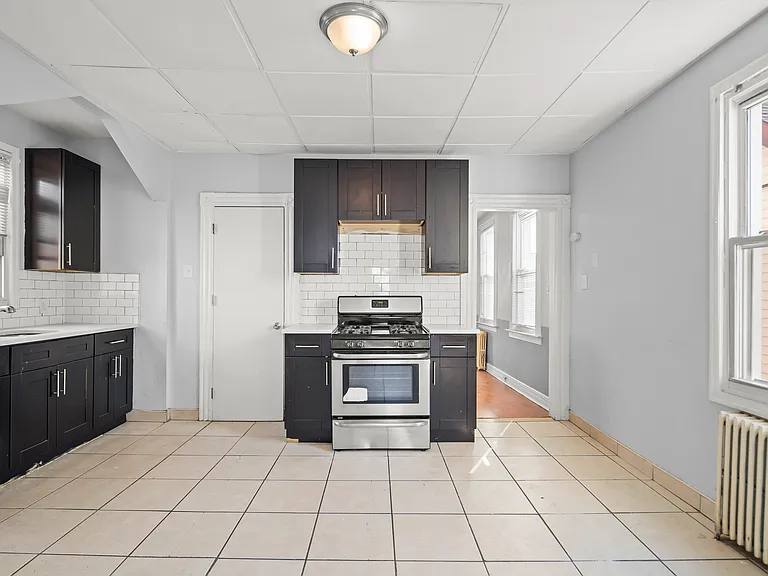 79 Irving St #2 — Photo 2