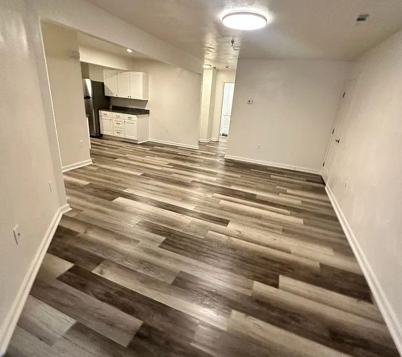 101 Collegiate Ct #1