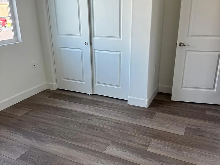 2337 E Amboy Ave — Photo 16