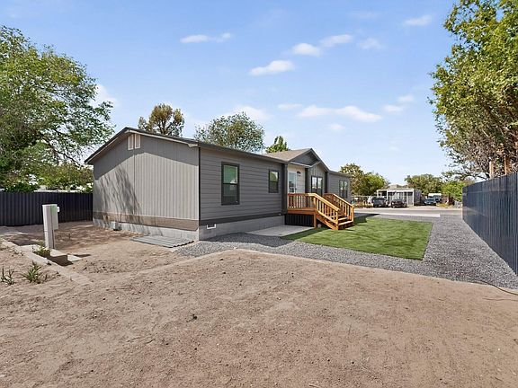 4th image of 6632 San Luis Obispo Ave NE