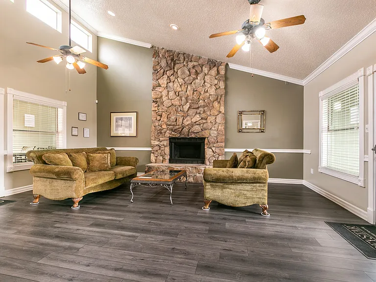 Arrowhead Pointe — Photo 19