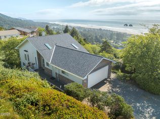 461 S Home Ct, Rockaway Beach, OR