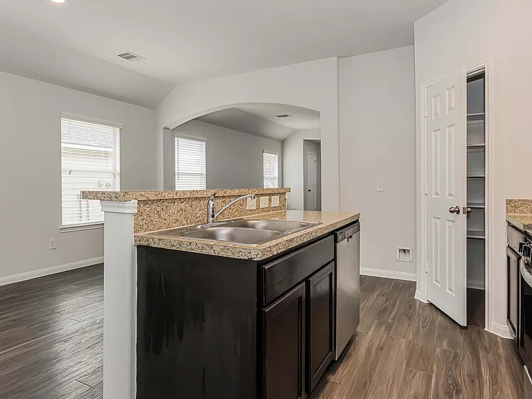 5530 Plantation Forest Dr — Photo 10