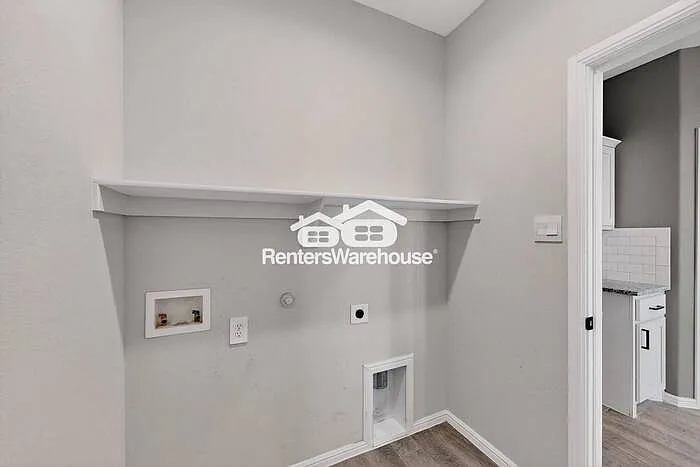 8517 Centerboard Ln — Photo 25