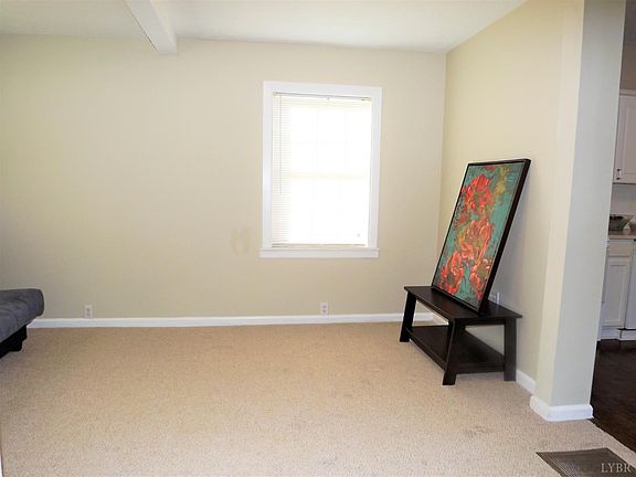 3rd image of 302 Munford St