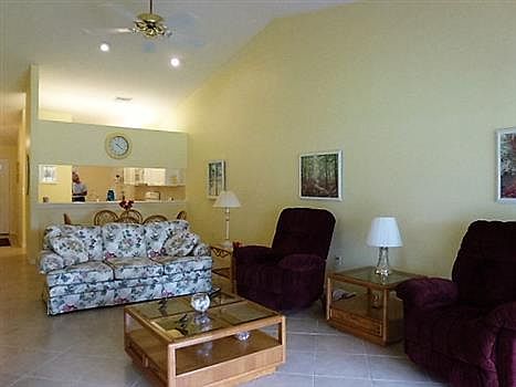 4th image of 12235 SW Kingsway Cir