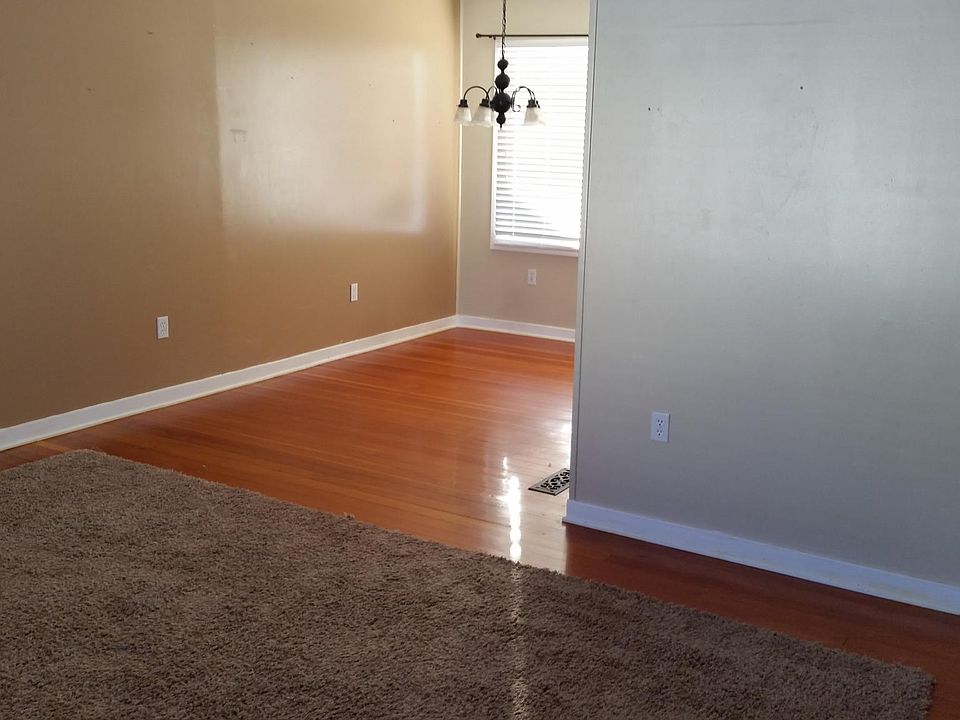 1st image of 207 Casey Ave