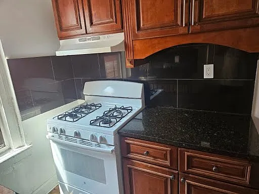 Building Photo - 1522 Beach Ave #18