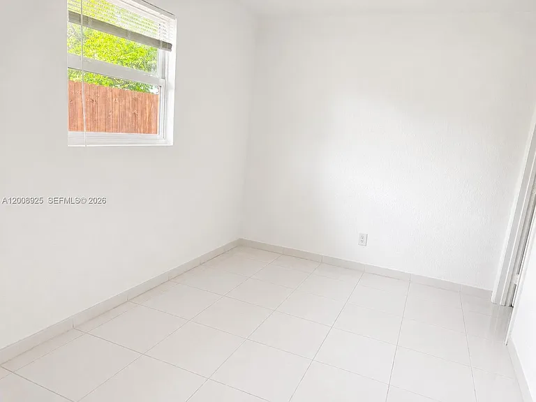 8210 SW 7th St — Photo 7