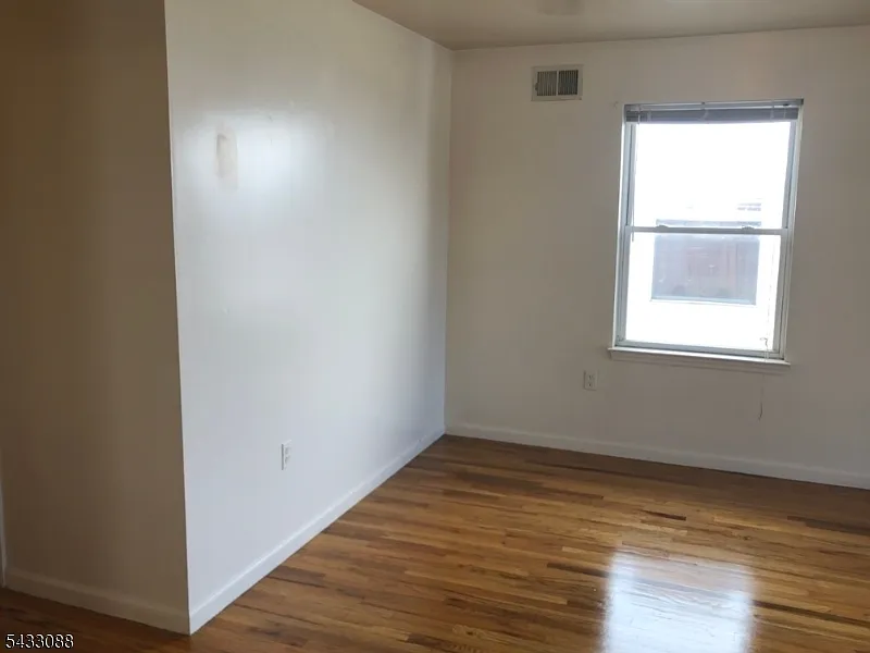 Photo 2 of 11 - 76 Port Ave #2 - Elizabeth, NJ Building Photo - 76 Port Ave #2