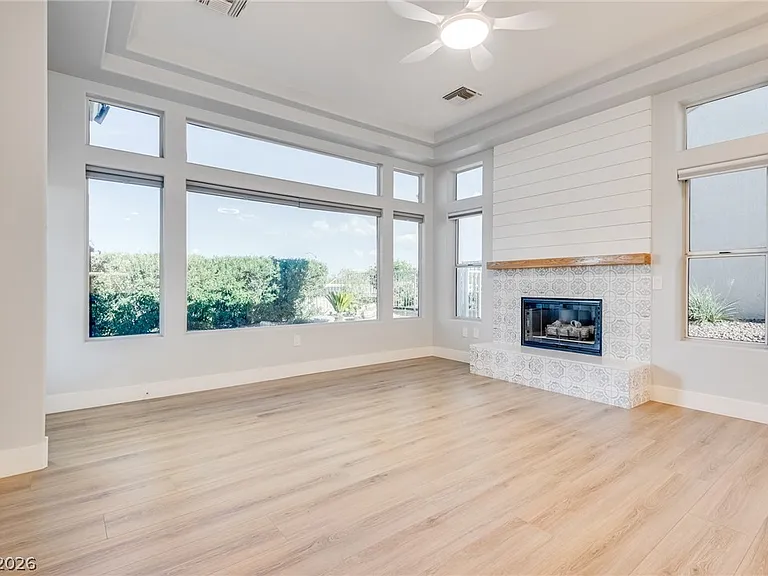 2508 Sandilands Dr — Photo 10