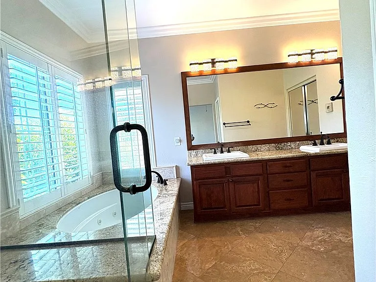130 Melrose Dr — Photo 12