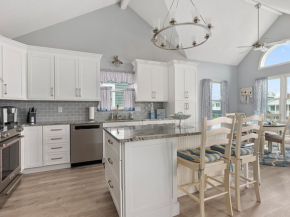 4th image of 4830 Avenue D Floor 2N-2