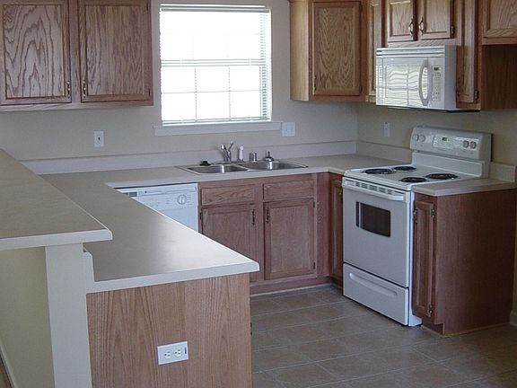 4th image of 6 Meadowood Ct
