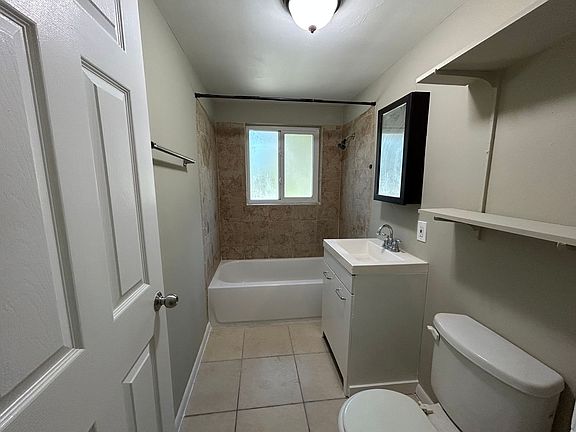 5th image of 1418 W 19th St #3