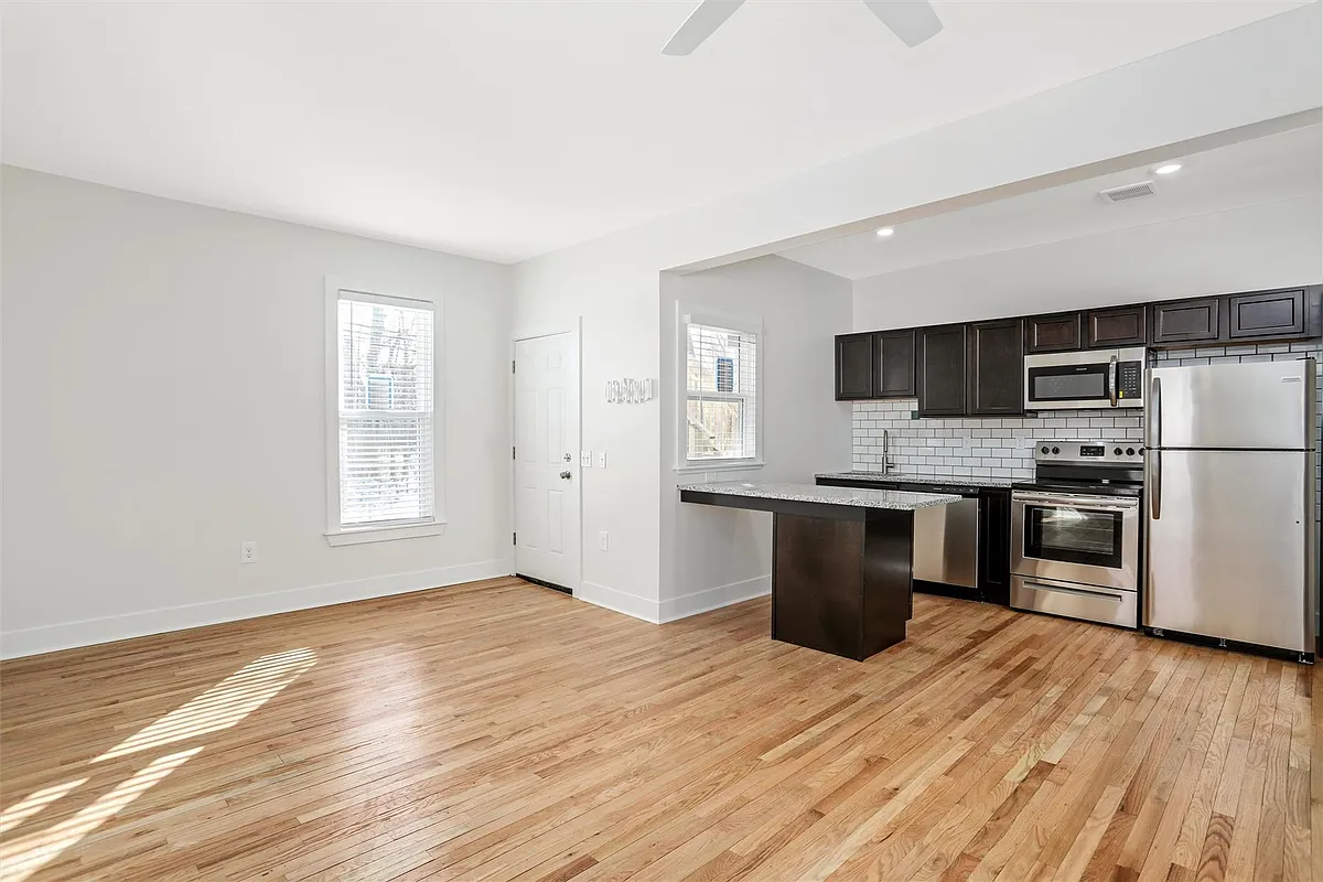 Building Photo - 89 W Philadelphia St #2