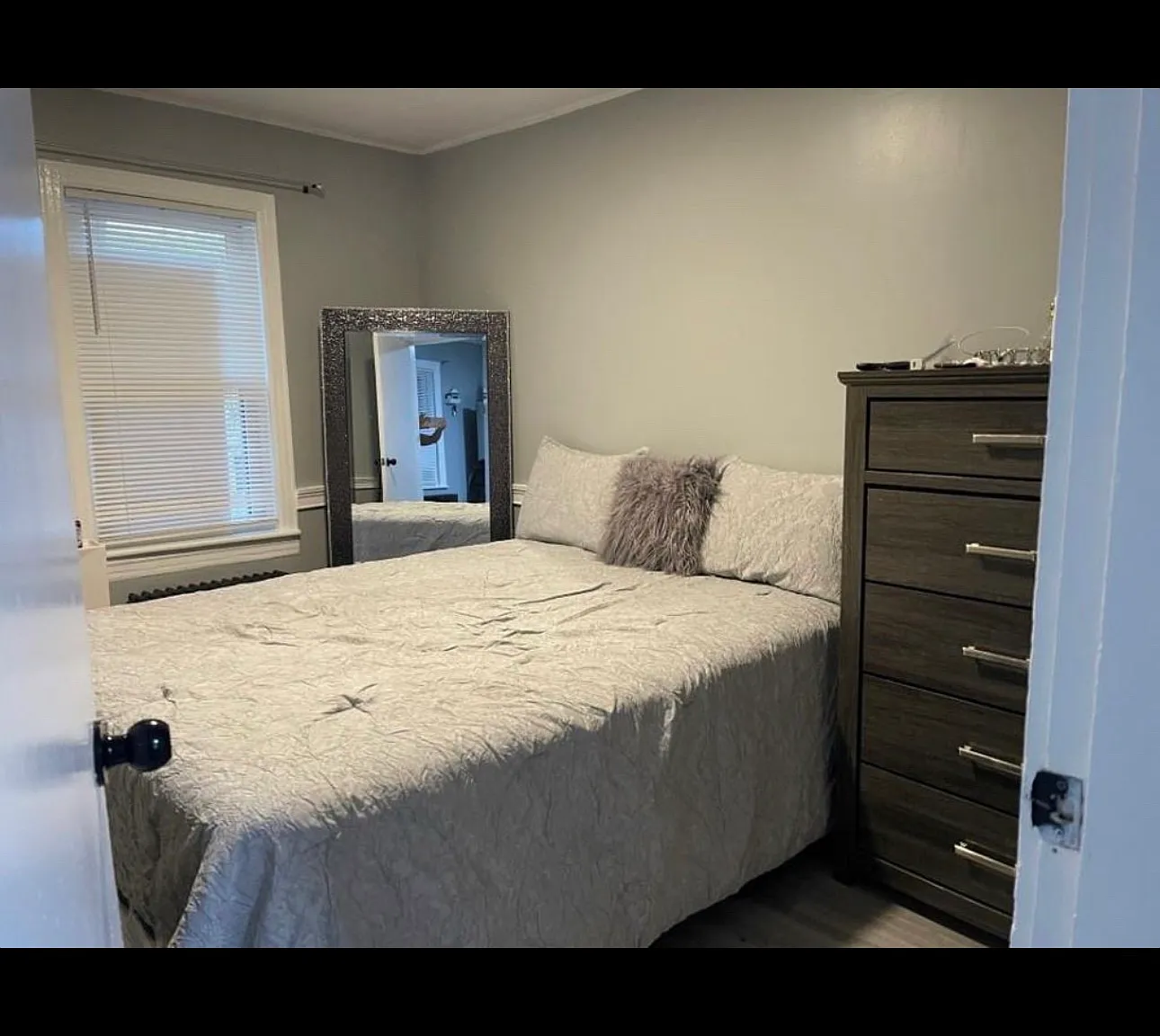 2 bed, 900 sqft, $1,900 — Photo 4
