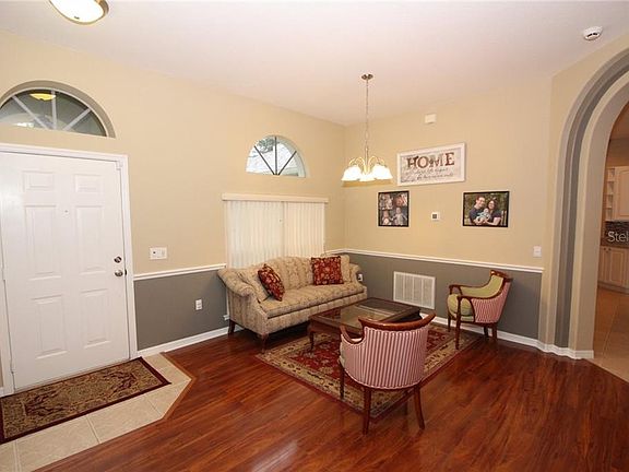 4th image of 127 Blue Heron Ct