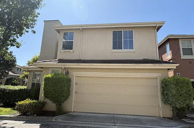 3 bed, 1728 sqft, $7,500 — Photo 2
