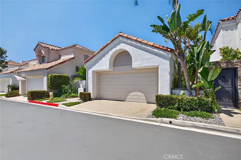 2 bed, 1217 sqft, $6,800 — Photo 4