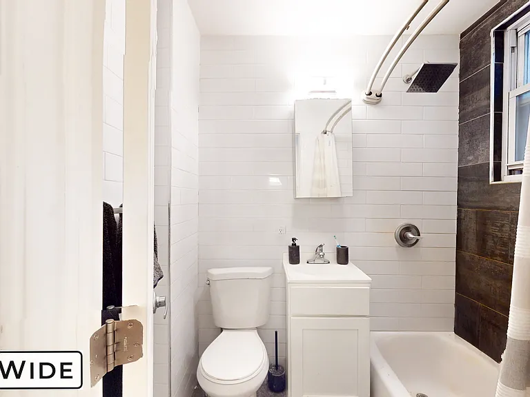 8 Jones St #2B — Photo 4