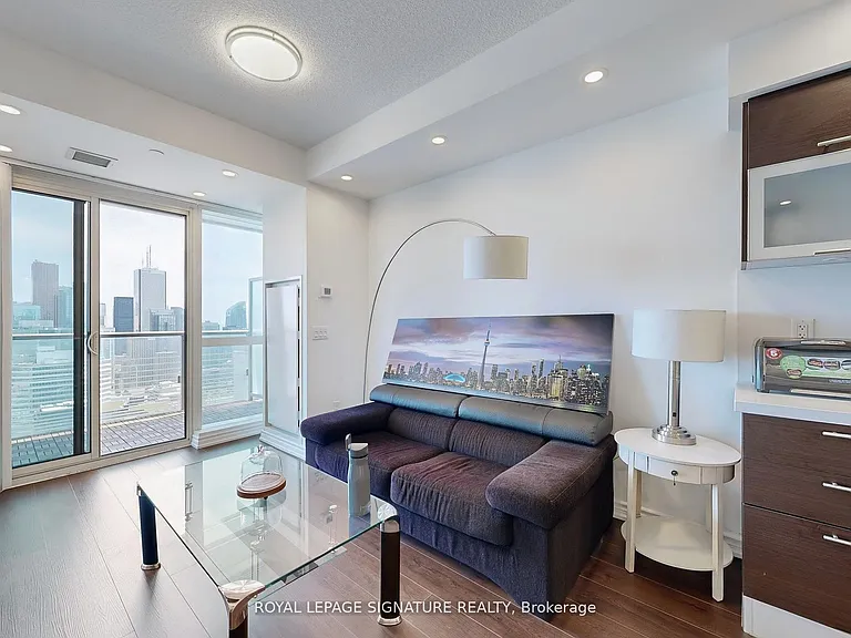 386 Yonge St #4508 — Photo 10