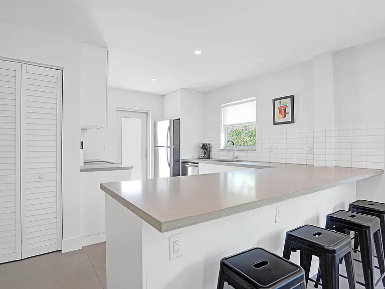 625 NE 13th Ave #2 — Photo 11