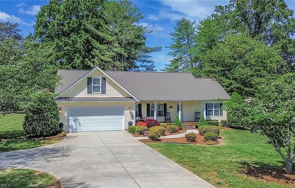 1st image of 183 Devon Ln