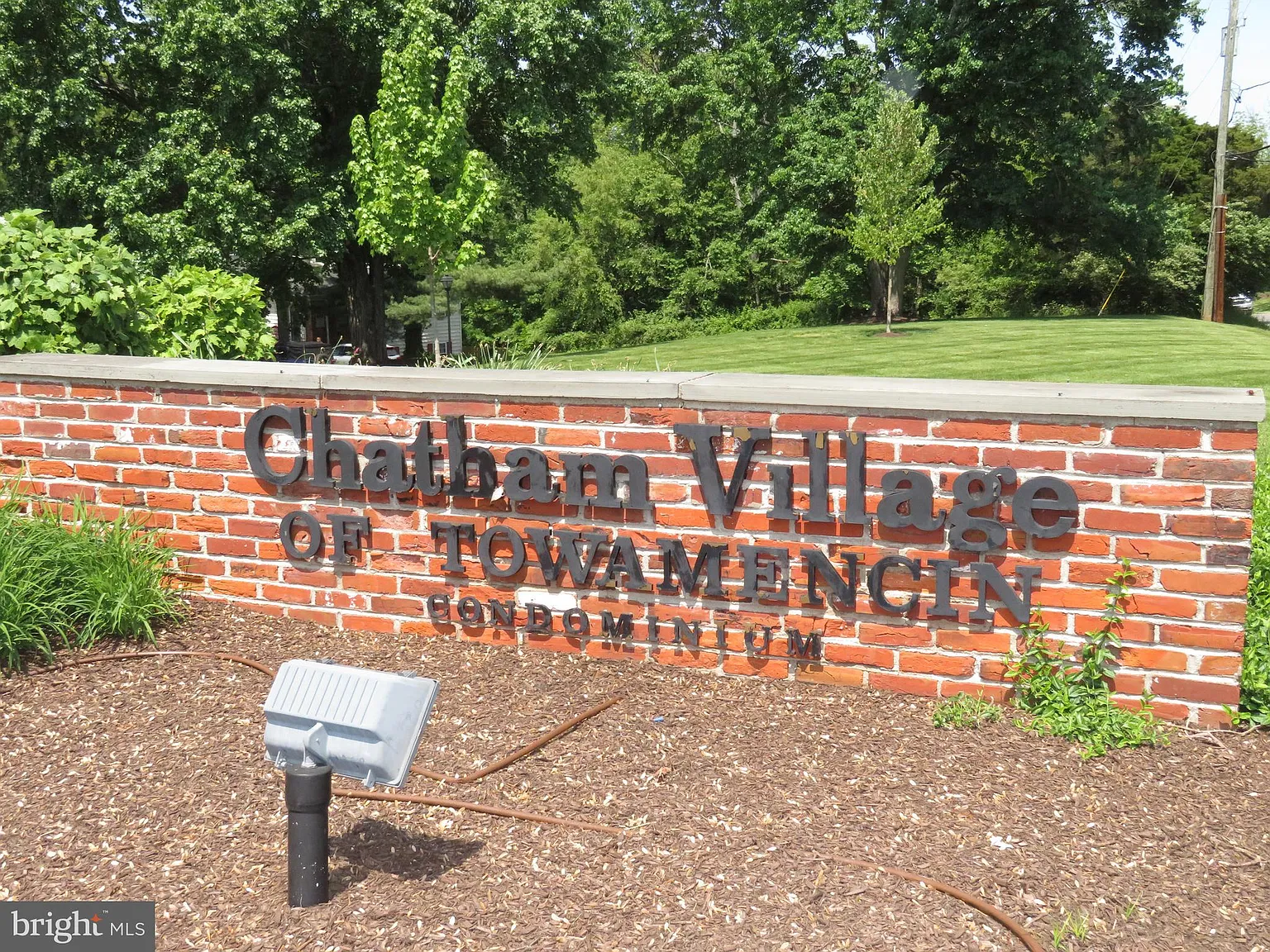 2 bed, 1.5 bath, 1060 sqft, $1,950 — Photo 2