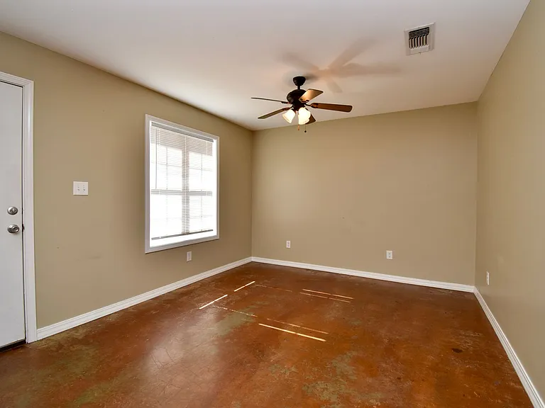 616 Evans St — Photo 4