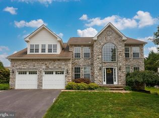1239 Winding Oak Dr, York, PA 17403