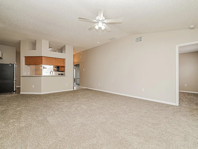 11025 Whittney Chase Dr — Photo 4
