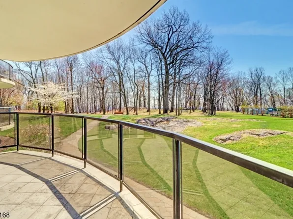2 Claridge Dr. 1LE, Verona Twp., NJ 07044