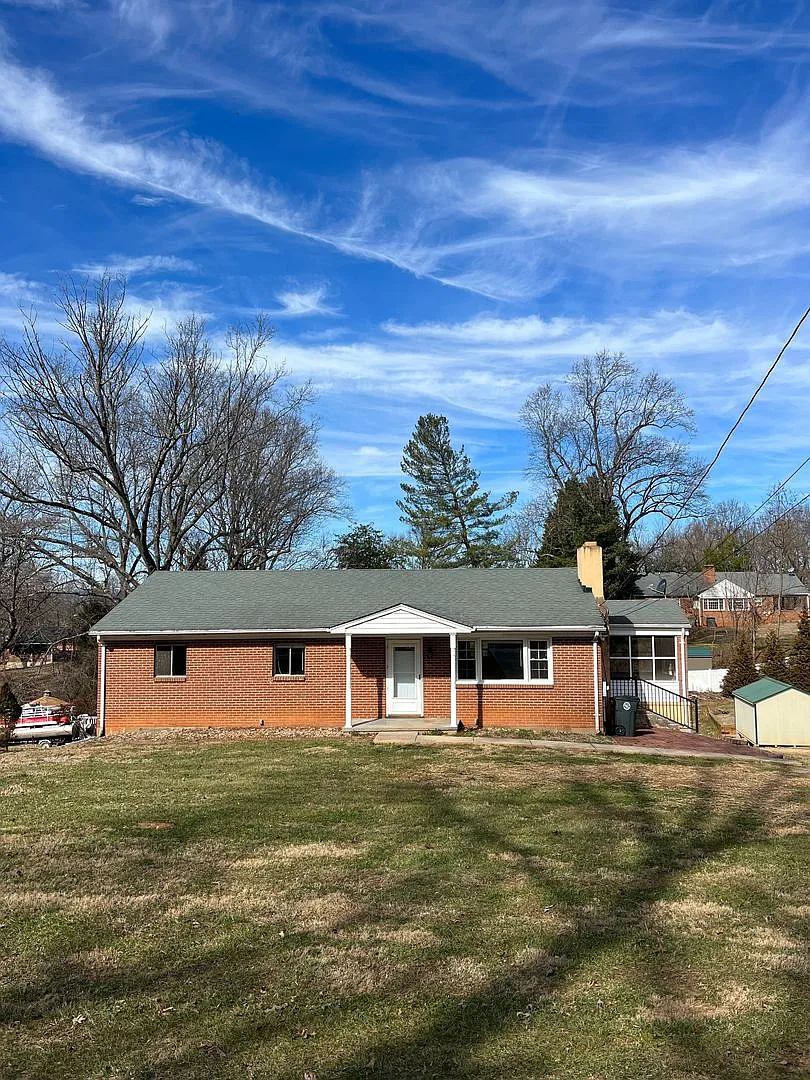 Charming 3 bedroom house — Photo 1