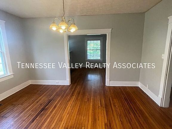 2nd image of 2649 Parkview Ave