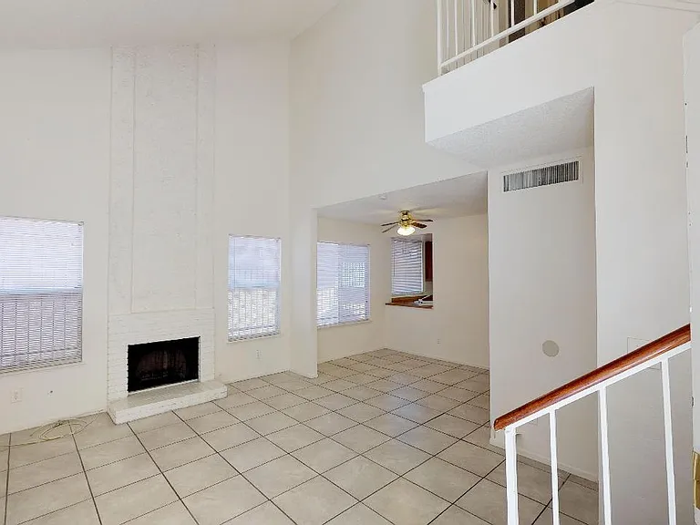 4005 Saguaro Ln — Photo 3