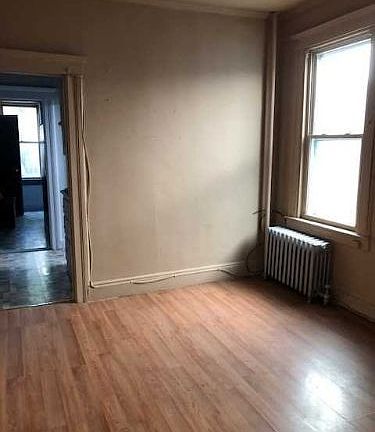 3rd image of 71 Winfield Ave