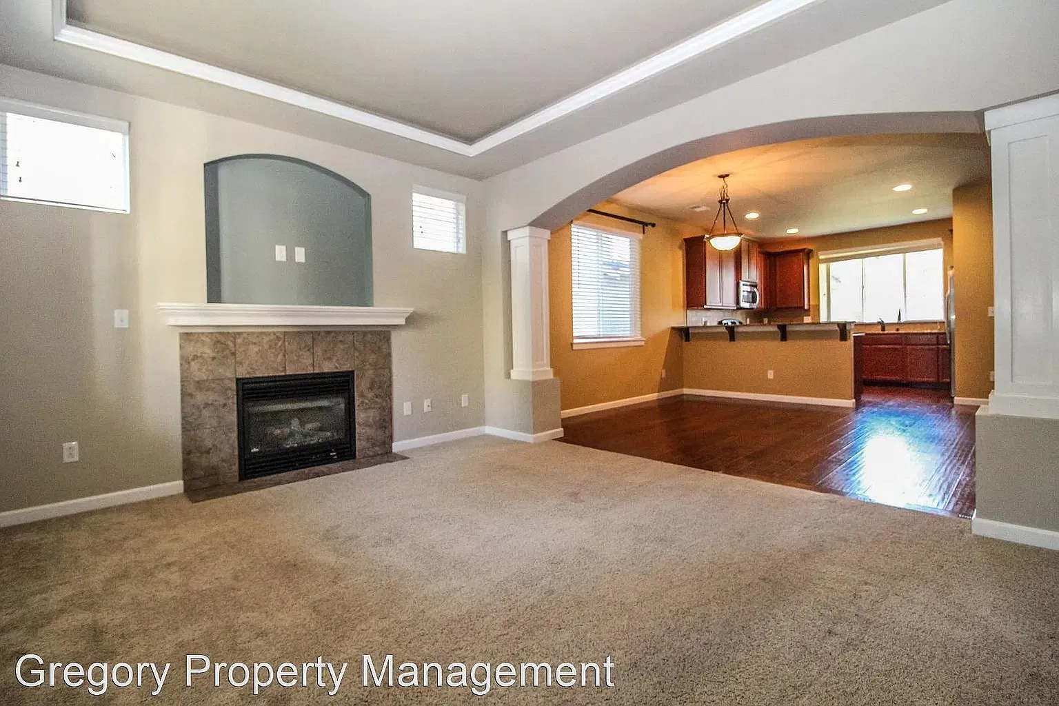 4 bed, 2.5 bath, 1865 sqft, $3,595 — Photo 2