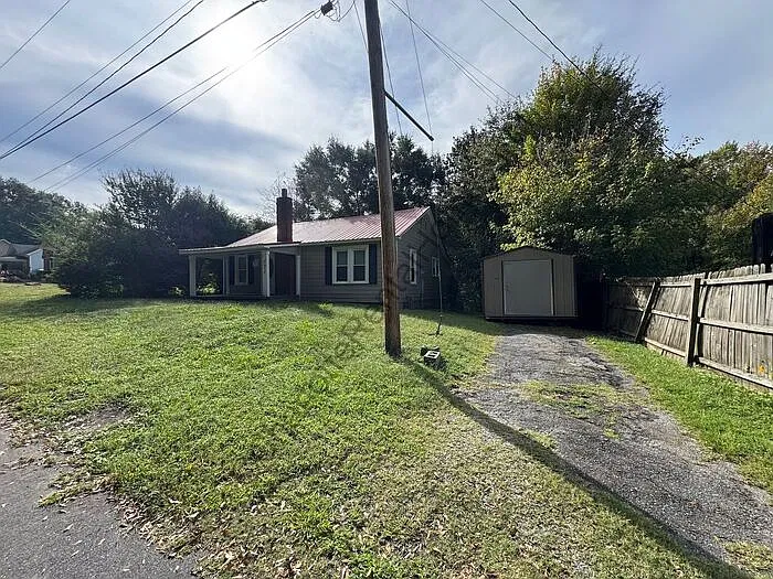 2 bed, 1.0 bath, 1000 sqft, $1,250 — Photo 2