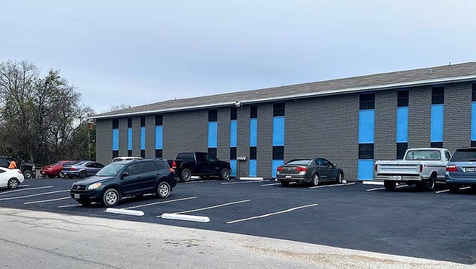 1st image of 2114 S 5th St #10959240