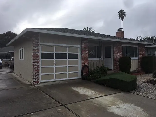 1598 Union Ave — Photo 1