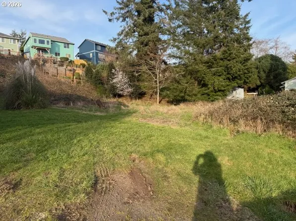 180 Auburn Ave, Astoria, OR 97103