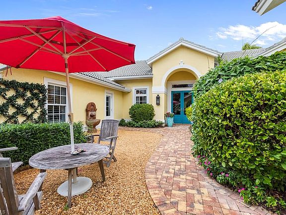 3rd image of 7521 Cordoba CIR
