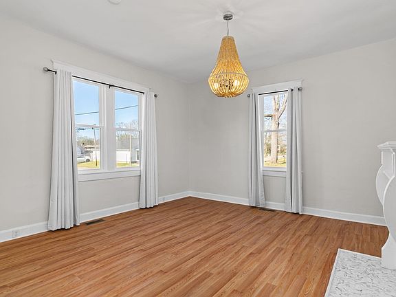 5th image of 501 Simpson St