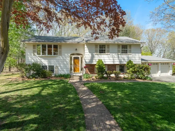 10 Brookbridge Rd, Peabody, MA 01960